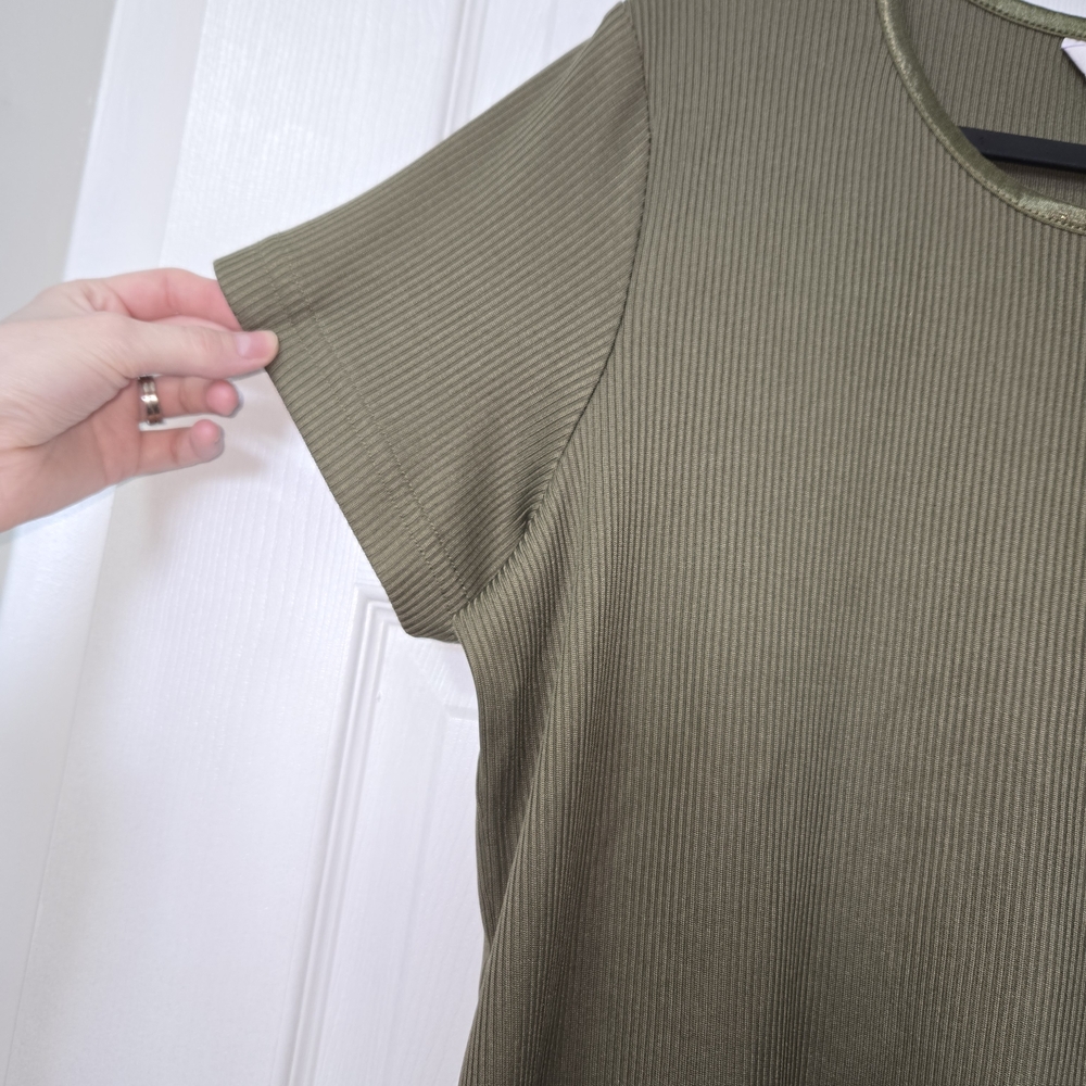 Alia Olive Short Sleeve Ribbed Top - Picture 2 of 5